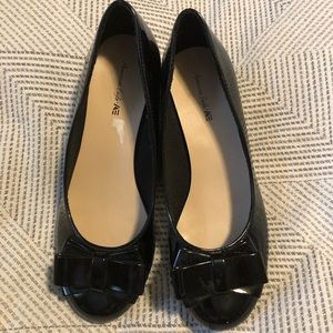 Girl’s size 1.5 black patent wedge shoes